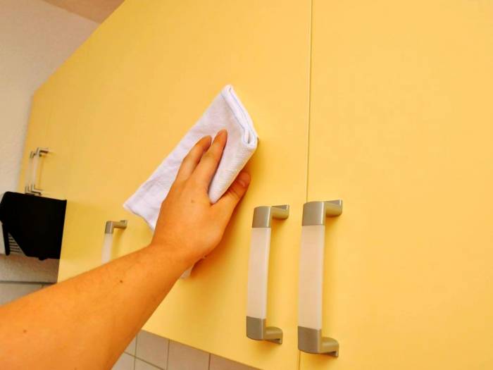 How to clean wood cabinets and make them shine