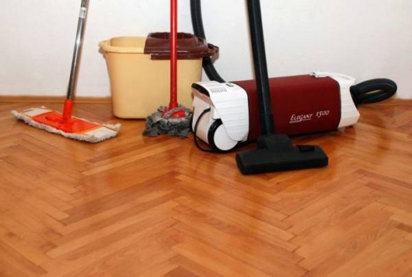How to clean parquet floors naturally