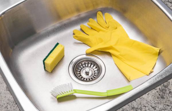 magic trick to shine and clean the kitchen sink