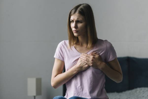 What are the types of heart pain, and what should be done?