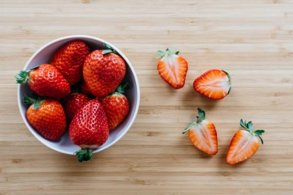 Properties of strawberries for health, healing, and beauty