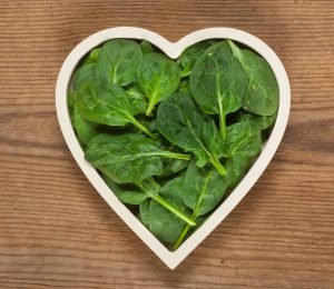 Properties and benefits of spinach for skin, hair and treatment of diseases