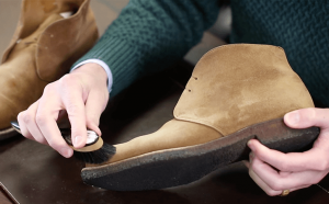 The correct way to clean suede shoes stains
