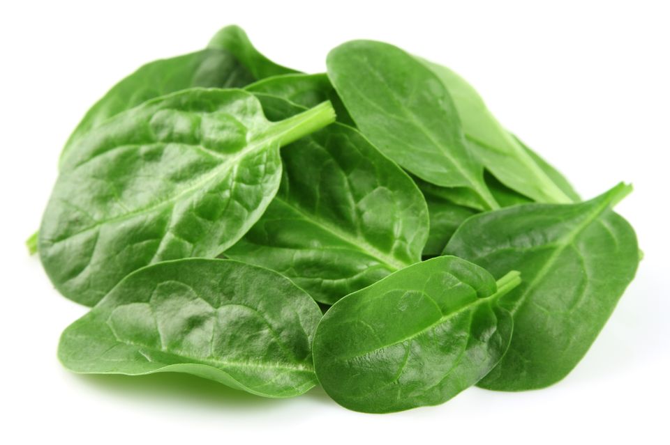 Properties and benefits of spinach for skin, hair and treatment of diseases