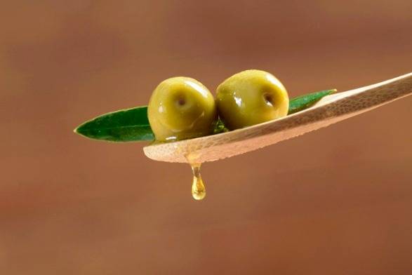 Investigate the properties and benefits of olives for body health