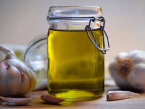 Properties of garlic oil