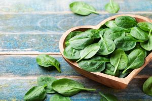 Benefits of spinach for skin, hair, and disease treatment