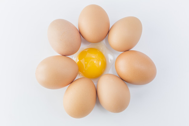 Properties and harms of "egg yolk" on the body and hair