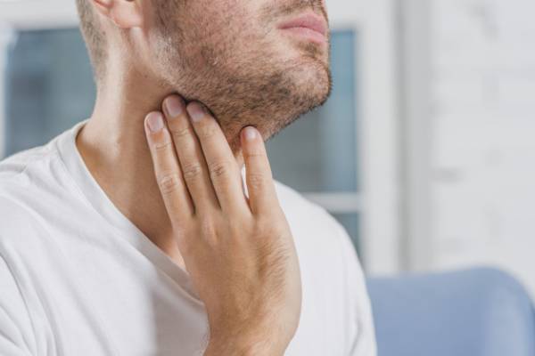 What you need to know about a purulent sore throat