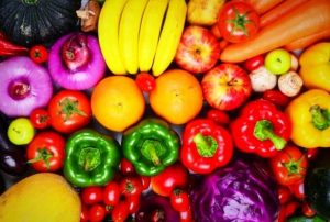 Is eating fruit effective in regulating blood sugar?