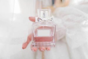Tips for lasting perfumes and cologne in summer