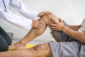 What is a Knee Replacement? Types of knee prosthesis