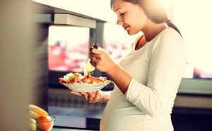 What should pregnant women eat for dinner?