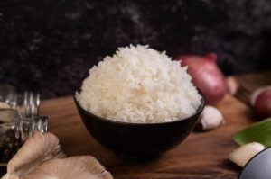 Can reheating rice cause food poisoning?