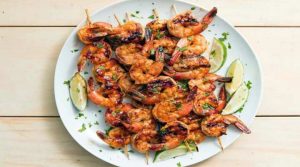 A healthy eating plan with low fat and seafood