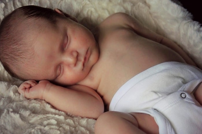 Home rimedi per ridurre la febbre nei bambini e neonati