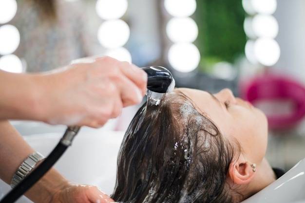 Errori di lavaggio dei capelli che danneggiano i capelli