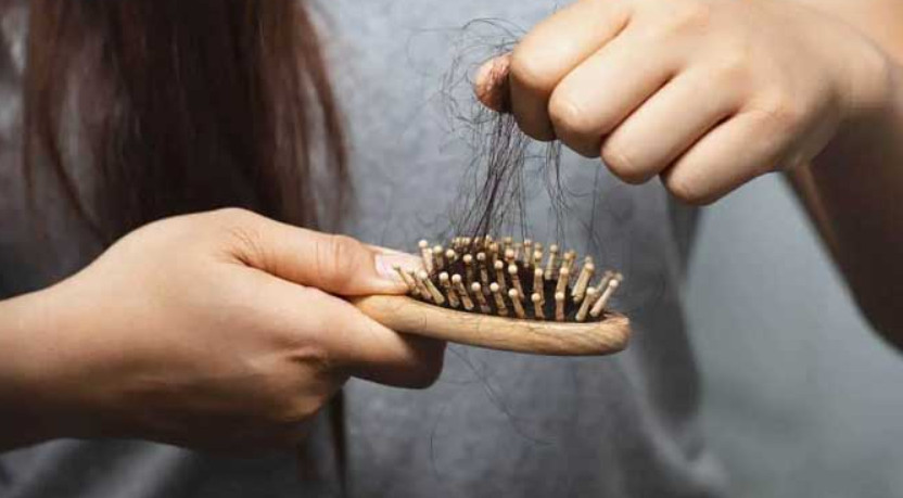 Es gibt 10 Inhaltsstoffe in Pflegeprodukten, die Ihr Haar schädigen