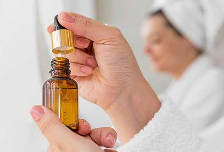 How should you use facial serum?