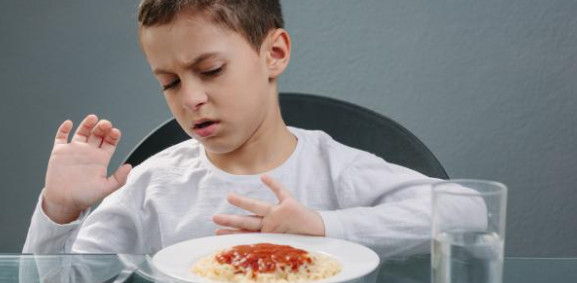 Diagnose, Symptome und Behandlung von Mangelernährung bei Kindern