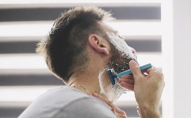 Causas, tratamentos e prevenção do cabelo subcutâneo