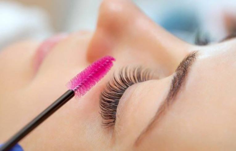 eyelash lift