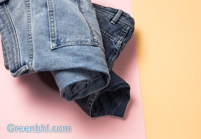 How to get sweat smell out of clothes naturally