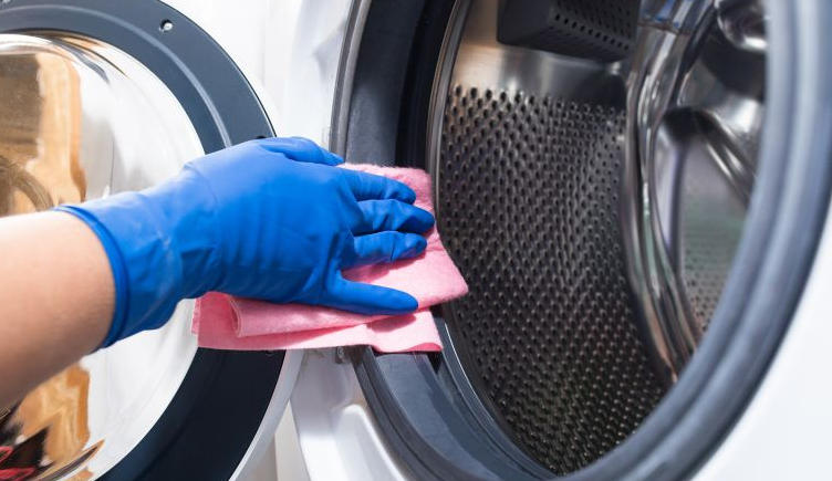 How to keep your washing machine clean + video