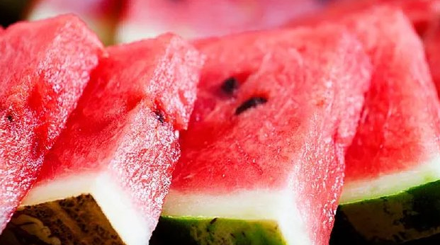 How does watermelon affect your health? + Video