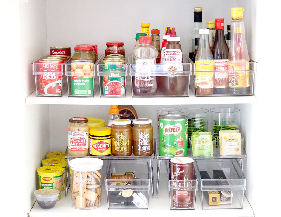 How to organize a small pantry 2